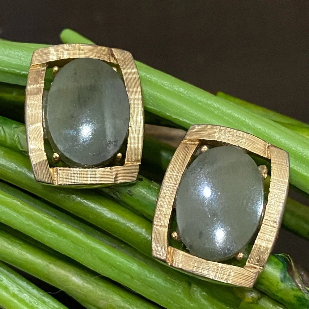 Vintage SWANK Pat Pend Brushed Gold Jade Jadeite Cufflinks